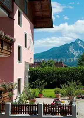 фото отеля Familien-Pension & Ferienwohnung Pirker Faaker See Villach