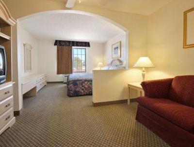 фото отеля Days Inn & Suites Clayton (New Mexico)