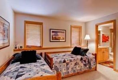 фото отеля Evergreen Townhomes
