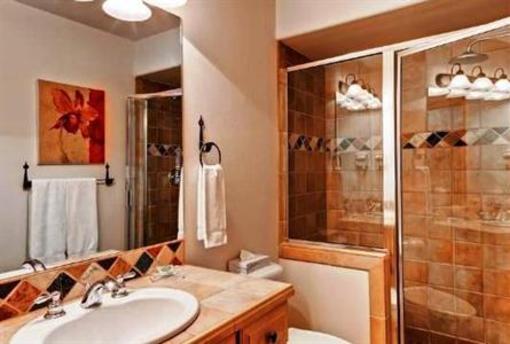 фото отеля Evergreen Townhomes