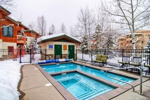 фото отеля Evergreen Townhomes