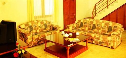 фото отеля Royal Apartments Lembang