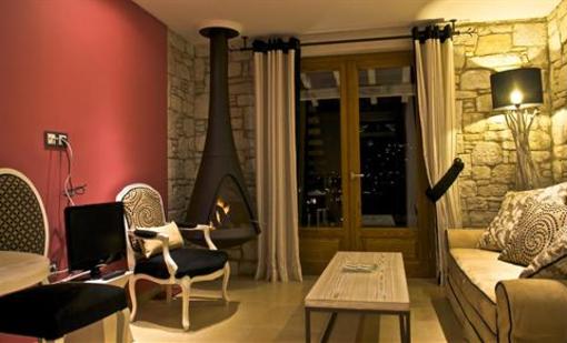 фото отеля Mikros Vorias Suites Portaria