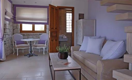 фото отеля Mikros Vorias Suites Portaria