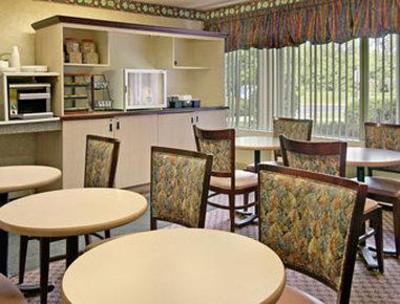 фото отеля Travelodge Hotel Cincinnati Sharonville
