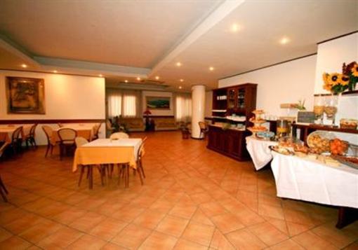 фото отеля Moderno Hotel Olbia