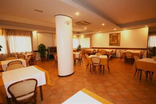 фото отеля Moderno Hotel Olbia