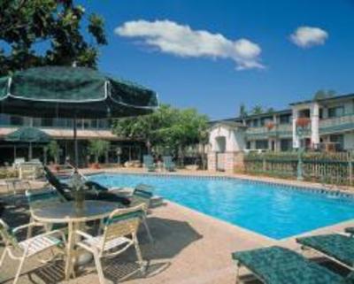 фото отеля BEST WESTERN PLUS Shore Cliff Lodge