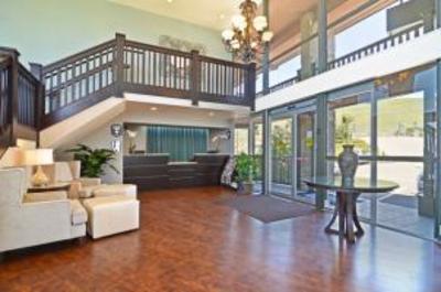 фото отеля BEST WESTERN PLUS Shore Cliff Lodge