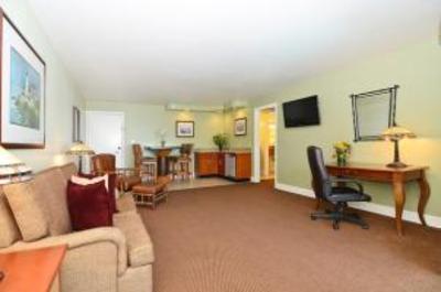 фото отеля BEST WESTERN PLUS Shore Cliff Lodge