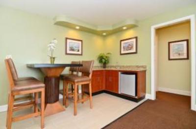 фото отеля BEST WESTERN PLUS Shore Cliff Lodge