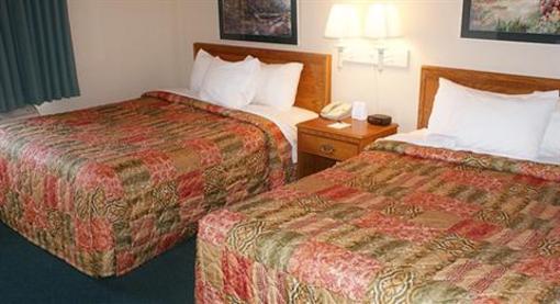 фото отеля AmericInn Traverse City