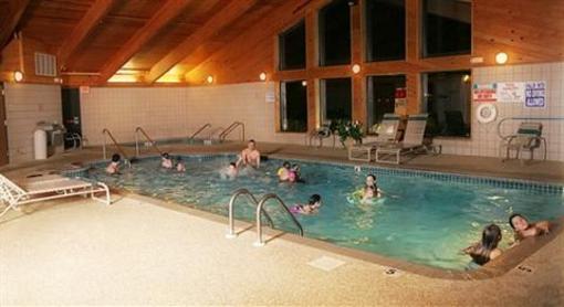 фото отеля AmericInn Traverse City