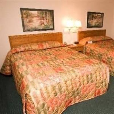 фото отеля AmericInn Traverse City