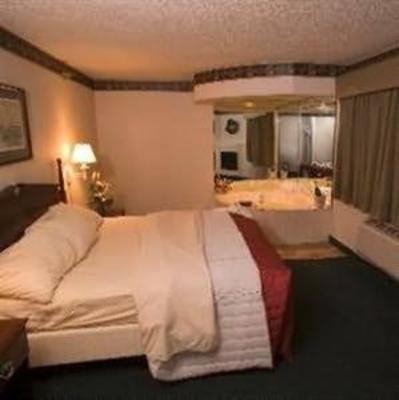 фото отеля AmericInn Traverse City