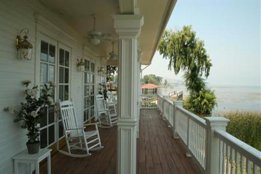 фото отеля Clear Lake Bed and Breakfast