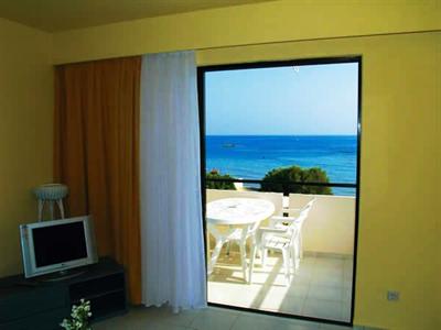 фото отеля Zephiros Beach Hotel