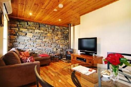 фото отеля Stonewell Cottages and Vineyards