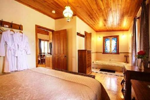 фото отеля Stonewell Cottages and Vineyards