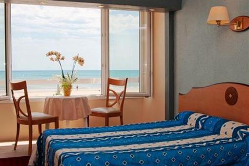 фото отеля Hotel Mediterranee Port-la-Nouvelle