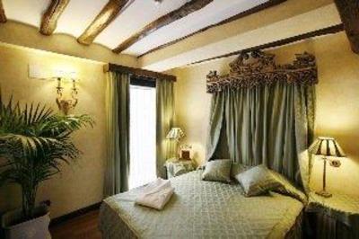 фото отеля Hotel Real Casona De Las Amas Azofra