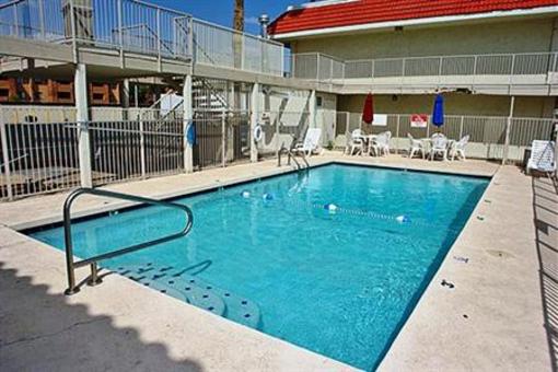 фото отеля Motel 6 Phoenix - Black Canyon