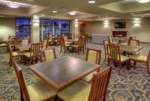 фото отеля Holiday Inn Express & Suites Albuquerque Old Town
