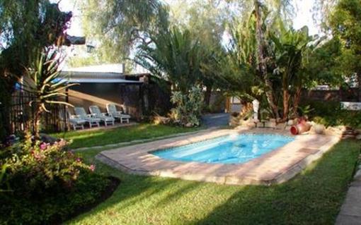 фото отеля Bisibee Guest House Oudtshoorn