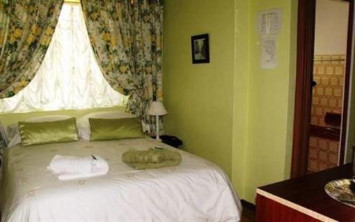 фото отеля Bisibee Guest House Oudtshoorn
