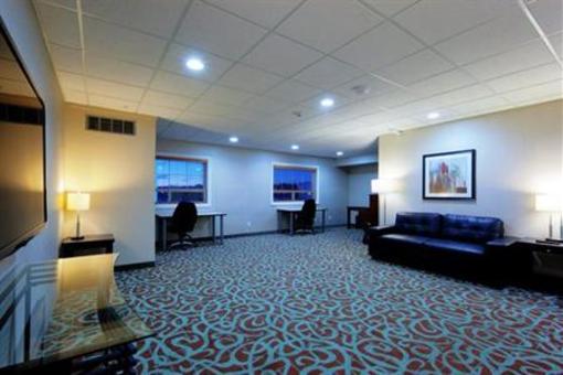 фото отеля Holiday Inn Express & Suites Dawson Creek