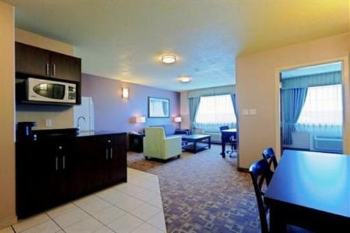 фото отеля Holiday Inn Express & Suites Dawson Creek