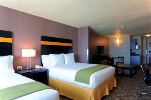 фото отеля Holiday Inn Express & Suites Dawson Creek