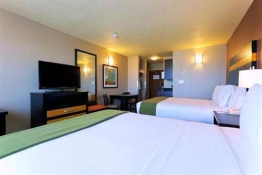 фото отеля Holiday Inn Express & Suites Dawson Creek