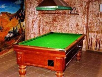 фото отеля Radeka Downunder Underground Motel & Backpacker Inn