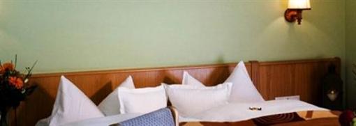 фото отеля Gasthof-Hotel "Zum Lowen" GmbH