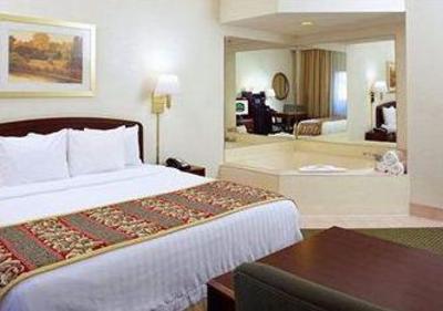 фото отеля Courtyard by Marriott Lafayette Airport