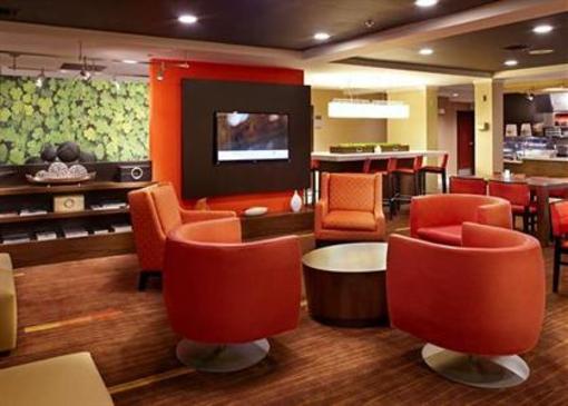 фото отеля Courtyard by Marriott Lafayette Airport