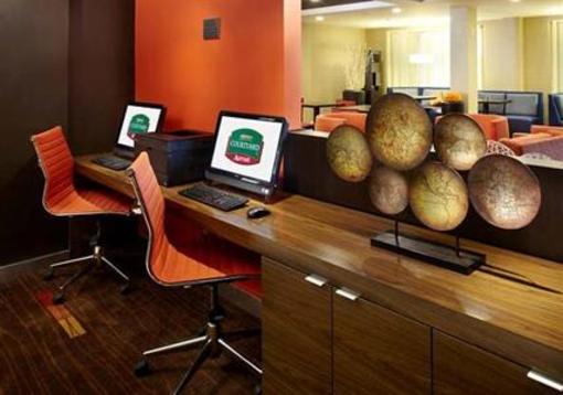 фото отеля Courtyard by Marriott Lafayette Airport