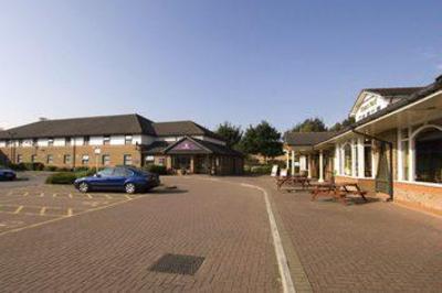 фото отеля Premier Inn City South Cardiff