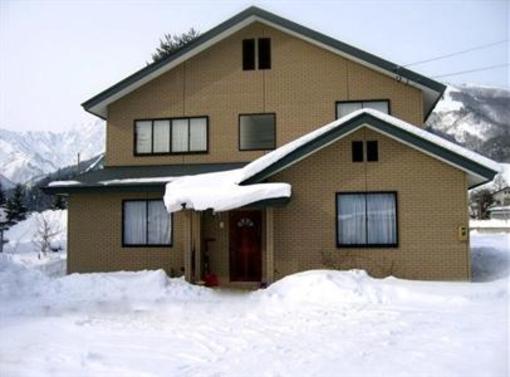 фото отеля Hakuba Holiday House and Apartments