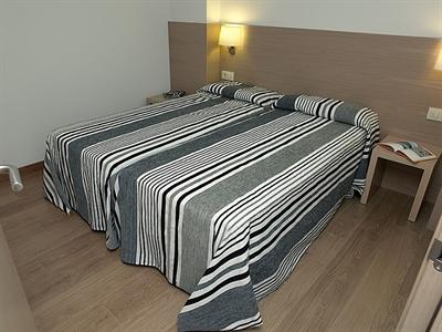 фото отеля Almirall Apartaments Lloret De Mar