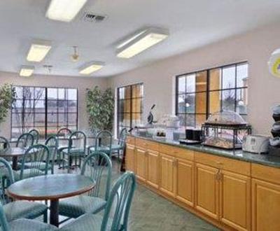 фото отеля Super 8 Motel Grand Prairie