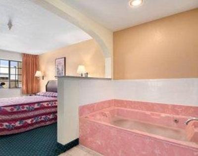 фото отеля Super 8 Motel Grand Prairie