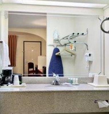фото отеля Super 8 Motel Grand Prairie