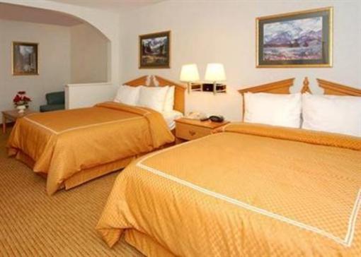 фото отеля Comfort Suites - Downtown