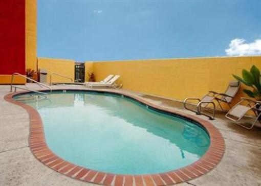 фото отеля Comfort Suites - Downtown
