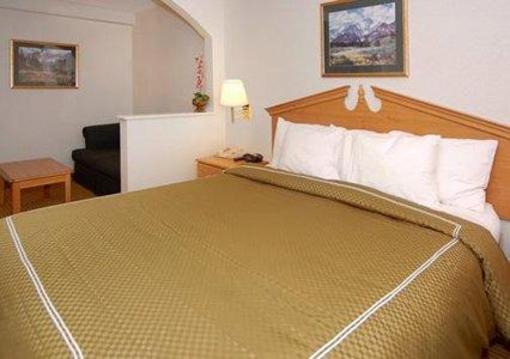 фото отеля Comfort Suites - Downtown