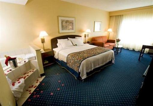 фото отеля Courtyard by Marriott Erie