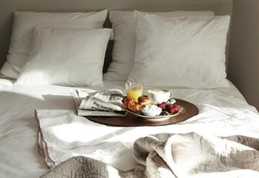 фото отеля Between Us Bed and Breakfast