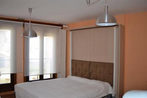 фото отеля Apartamentos Suites & Homes